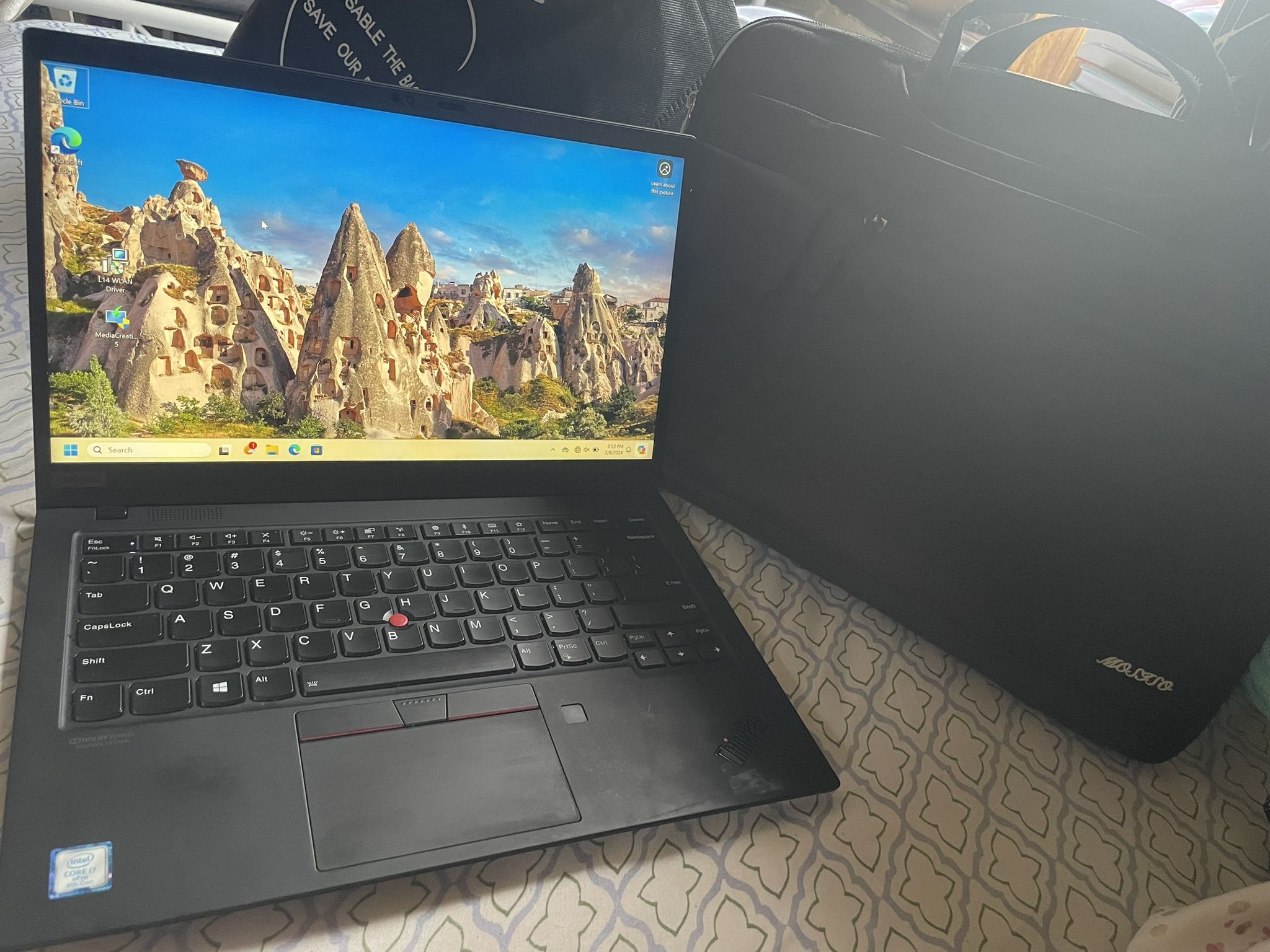 Lenovo ThinkPad X390 Yoga 2-in-1 Touch-Screen Laptop