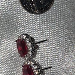 Brand New Never Used Lady's Earings 925 Asking 20$