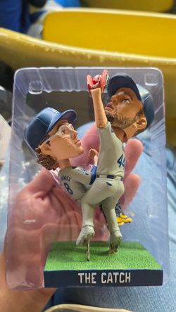 Catch bobble head