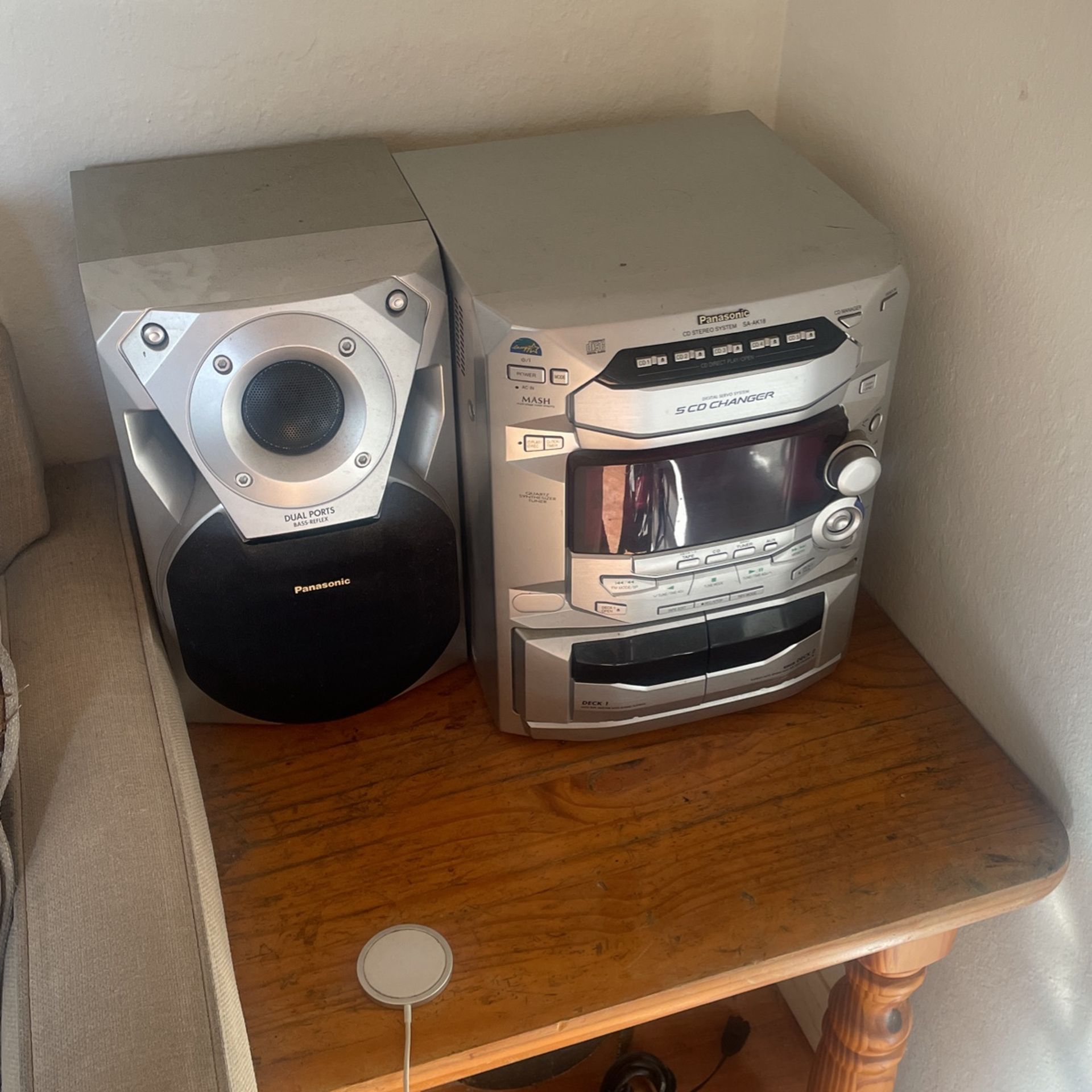 Old School Home Stereo / Speaker System