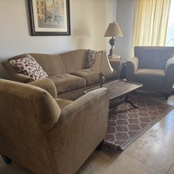 Sofa- 2 Side Chairs - 2 Lamps - 2 Pillows 