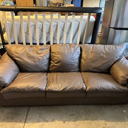 Leather Couch With Pull Out Bed 