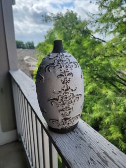 Ei8hteen Karat "Floreo" Decorative Ceramic Vase - 11.75"