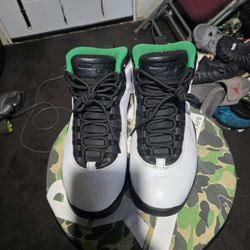 Jordan 10 Retro 2019 Seattle Mens Size 9 Women's Size 10.5 Excellent Condition 