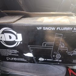 Snow Flurry Machinine ..Come With Half A Bottle To Make Snow 