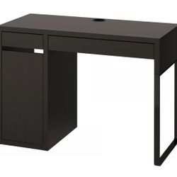 IKEA MICKE Desk – Black-Brown (41x20”)