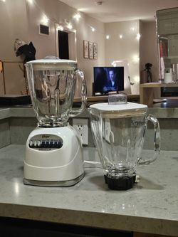 Oster Blender with 2x Jars
