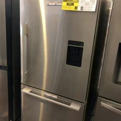 Fisher AND Paykel Bottom Freezer Refrigerator 4IW