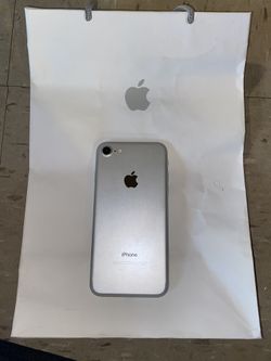 IPHONE 7 SILVER. READ BELOW