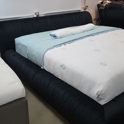 King Bed Frame ✅ Delivery available ✅ Financing Options Available!✔️✨️No Credit Needed✔️✨️$0 Or $50 Down Payment✨️