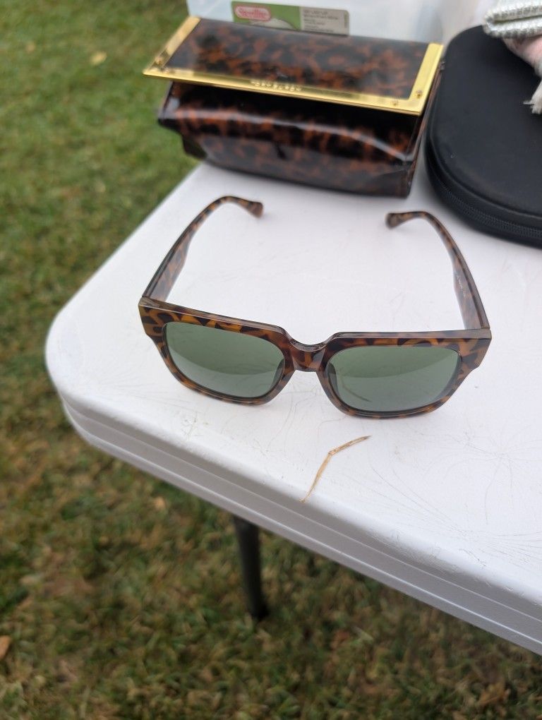 Tory Burch Sun Glasses 