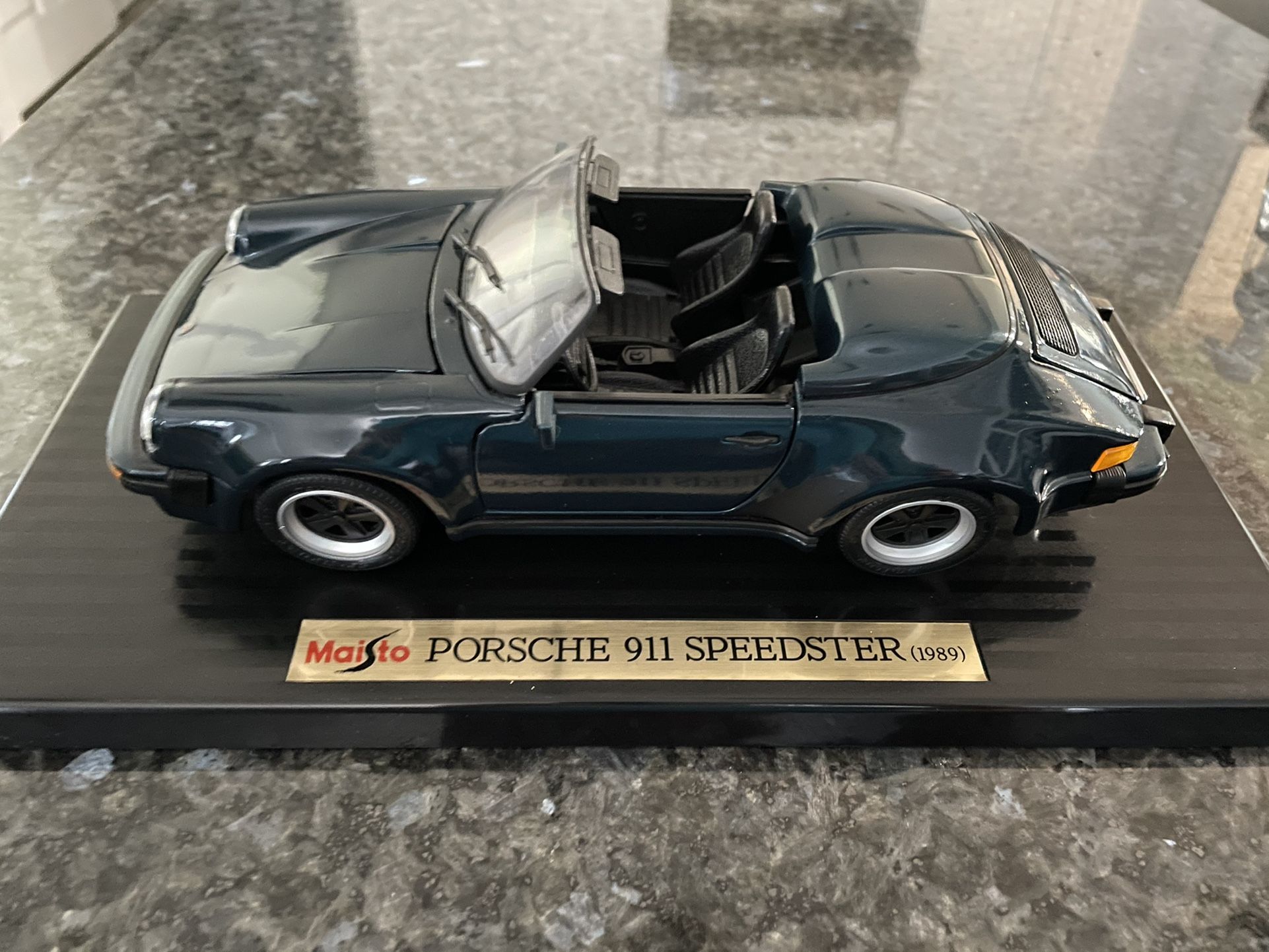 Reduced***Rare Maisto Limited Edition 1989 Porsche 911 Speedster 1