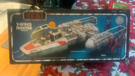 Star Wars Y- Wing Fighter 2011 Hasbro ( Never Opened)