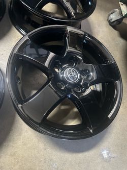 16” Toyota rims ,, gloss black firm price,,,