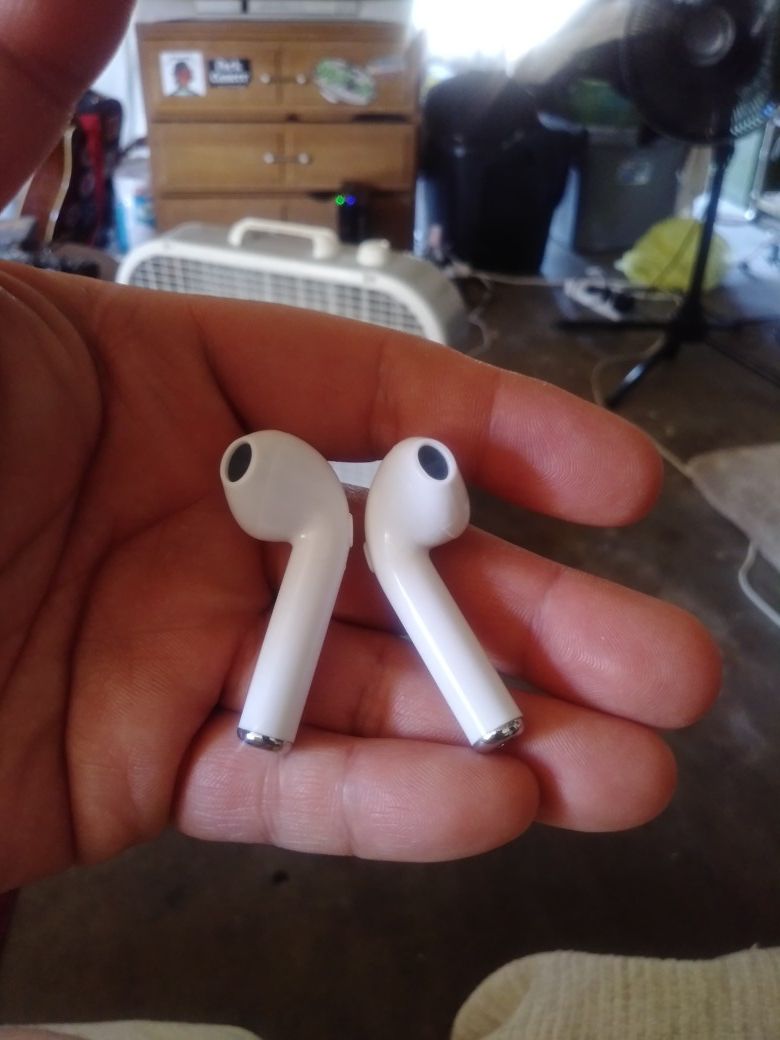 Brand new earpods