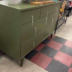Dresser/chest