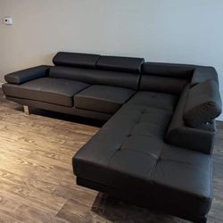New Black Sectional Couch! Free Delivery 🚚! Financing Available! 
