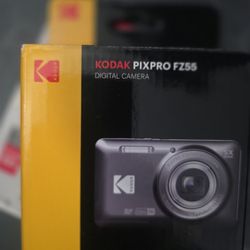 KODAK PIXPRO FZ55-BL 16MP Digital Camera With Memory Card