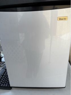 Magic chef Compact Refrigerator