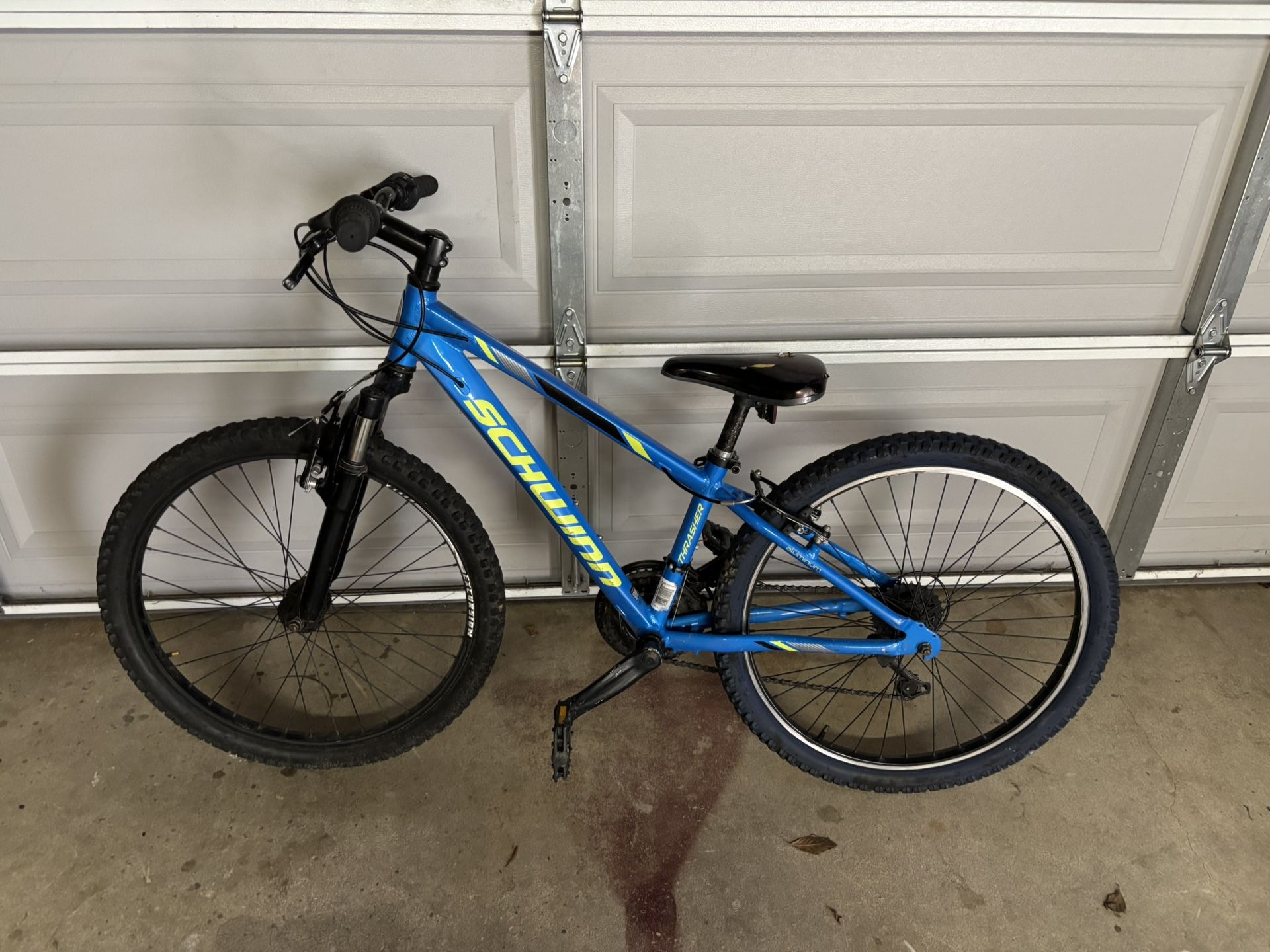 24 Inch Bicycle Mountain Bike Schwinn