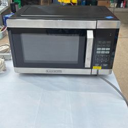 Small Black & Decker Microwave