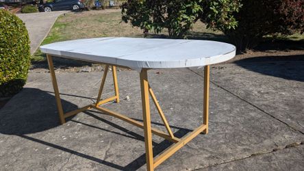 Sturdy Dinnig table bbg table indoor or outdoor