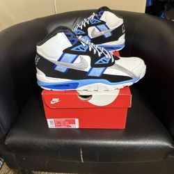 Brand new Nike Air Bo Jackson Kansas City Royals size 13 with original box and proof of purchase.