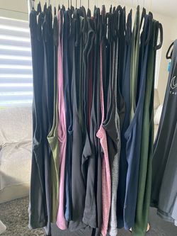Men’s Lululemon XL tank tops in excellent condition
