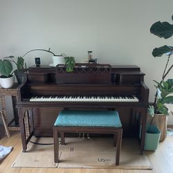 Janssen Console Piano - FREE