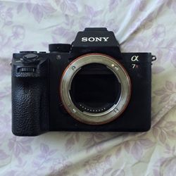 Sony - Alpha 7R V Full-frame Mirrorless Camera