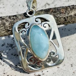 NWOT Rare Moonstone 925 Sterling Silver Pendant