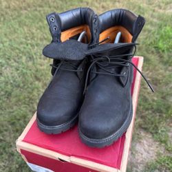 Timberland 6 inch Boot Black Nubuck Sz9.5