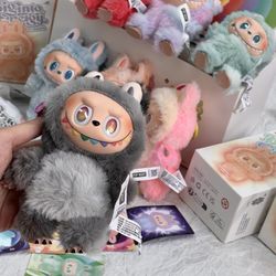 Pop Mart's third-generation Labab blind box
