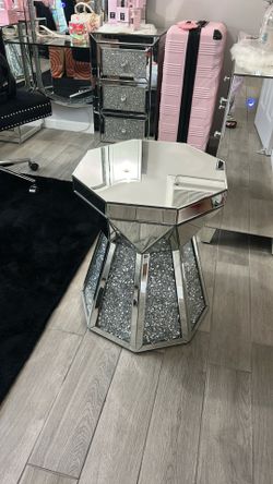 Mirrored end table with faux Crystal inlay in perfect condition pick up only firm price $100