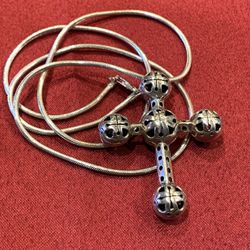 Vintage 925 Sterling Silver Cross Pendant On Sterling Italy Necklace