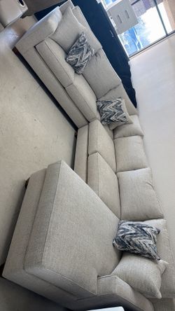 Comfy Simple Couch with Chaise - Black Available -$0 Down - 0% Interest- SAME DAY Delivery 🚚