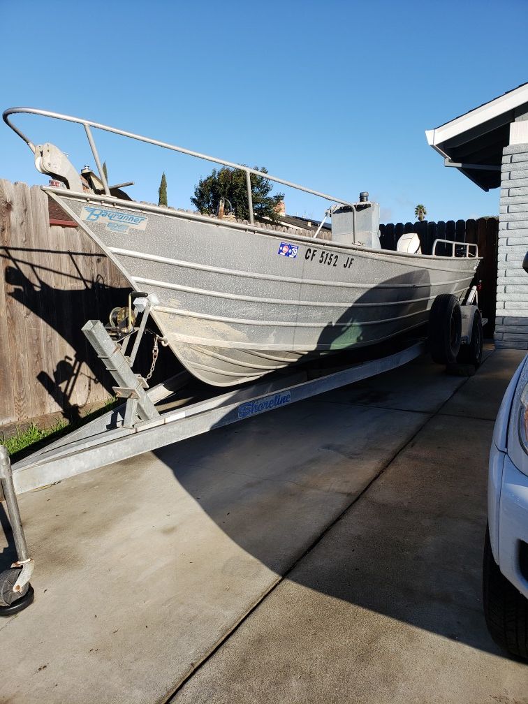 21 ft bayrunner Aluminum boat