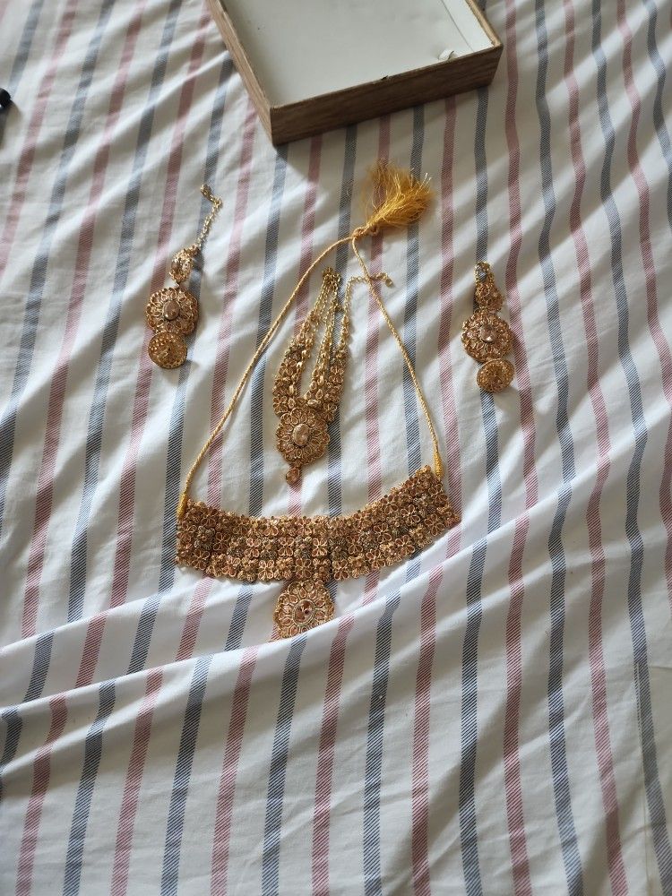 1 Bridal Or Party Wear Artifical Set Indian Style
