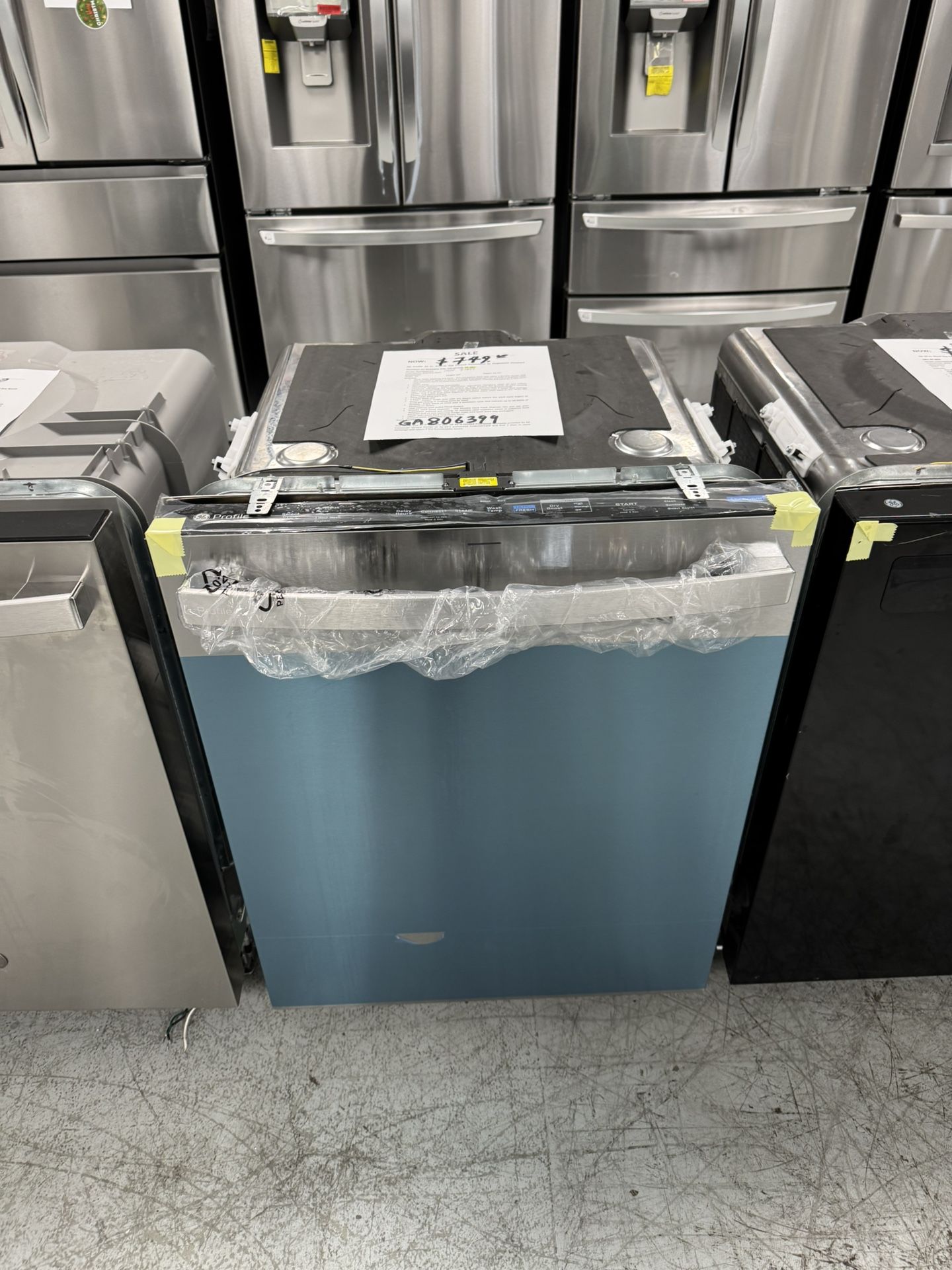 GE Profile Top Control Dishwasher 39dBA