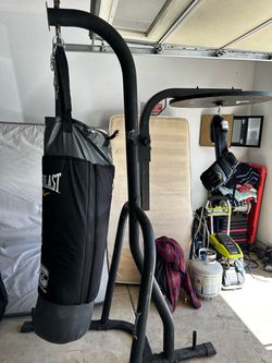 Punching bag w stand