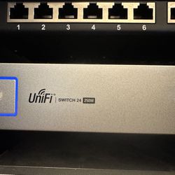 Ubiquiti UniFi 24-Port Managed Gigabit PoE Switch with SFP (US-24-250W)
