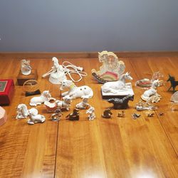 30-piece Collection Of Unicorn Collectibles (Including Enesco Figurines)