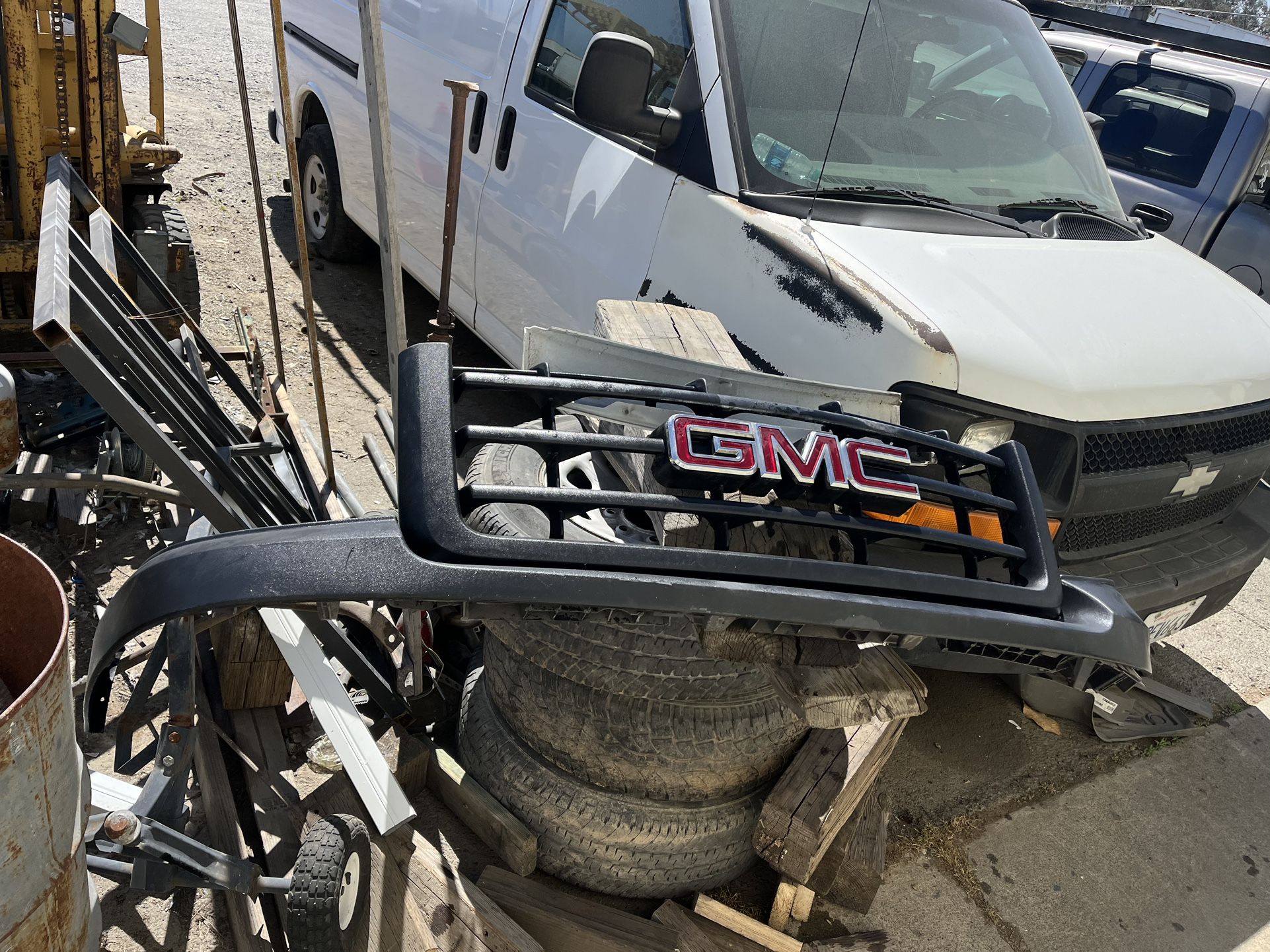 2008 GMC Sierra Bumper Parts