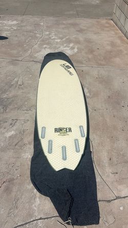 LIB TECH RINGER 6’2” Performance Surfboard w Fins