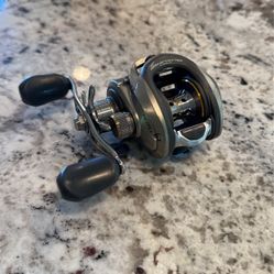 Bass Pro Shops Pro Qualifier 2      PQC10SLA   Baitcast Reel