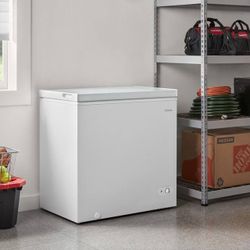 Vissani 7.0 cu. ft. Ma7.0 cu. ft. Manual Freezer with LED Light in White   $125 Cash
