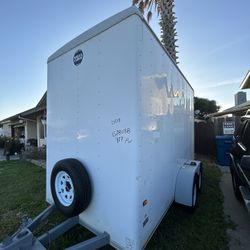 2002 Wells Cargo White Enclosed Trailer Tandem Axle