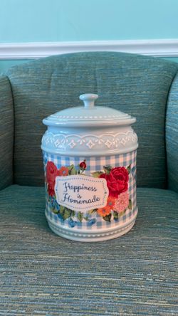 Pioneer woman, sweet rose cookie jar