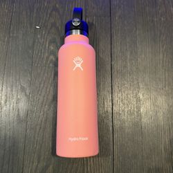 Hydro Flask 21 oz Standard Mouth Water Bottle pine shade color