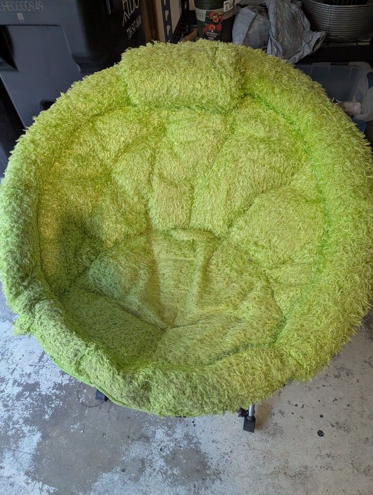 Green Collapsing Chair